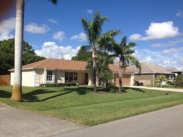 1st image of 1961 SE Gaskins Circle