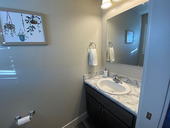 5th image of 1025 Yellowstone Ave #1