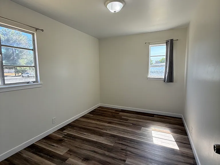 1147 W Oldfield St — Photo 12