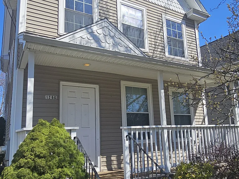 129 Main St #B2 — Photo 11