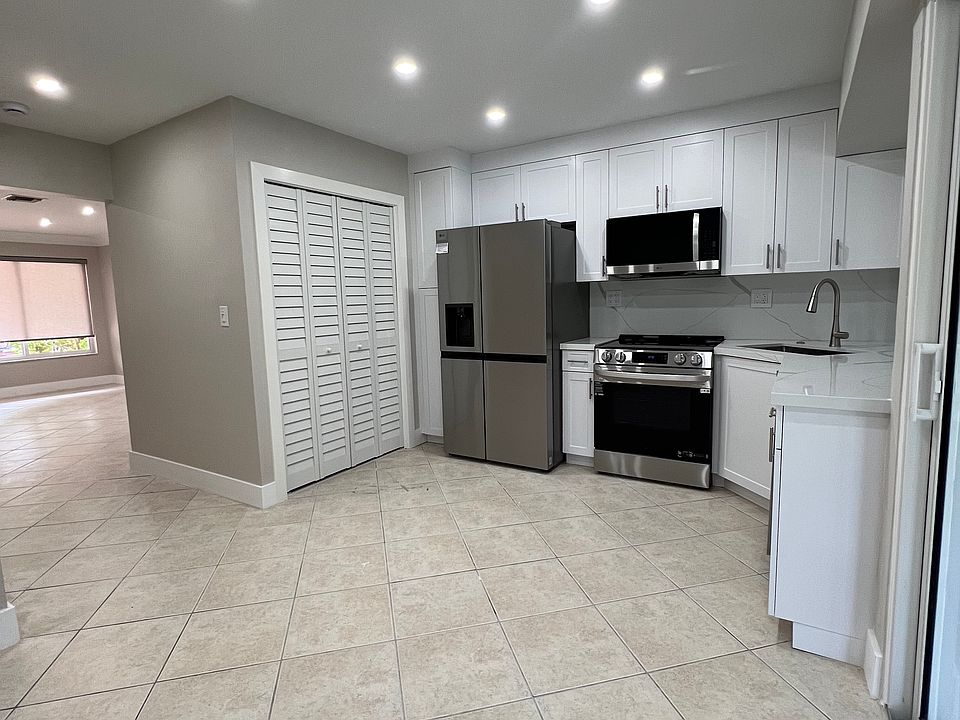 1st image of 2161 NE 51st Ct #E