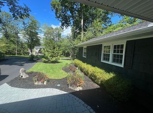 10 Rock Ledge Rd, Randolph, NJ 07869