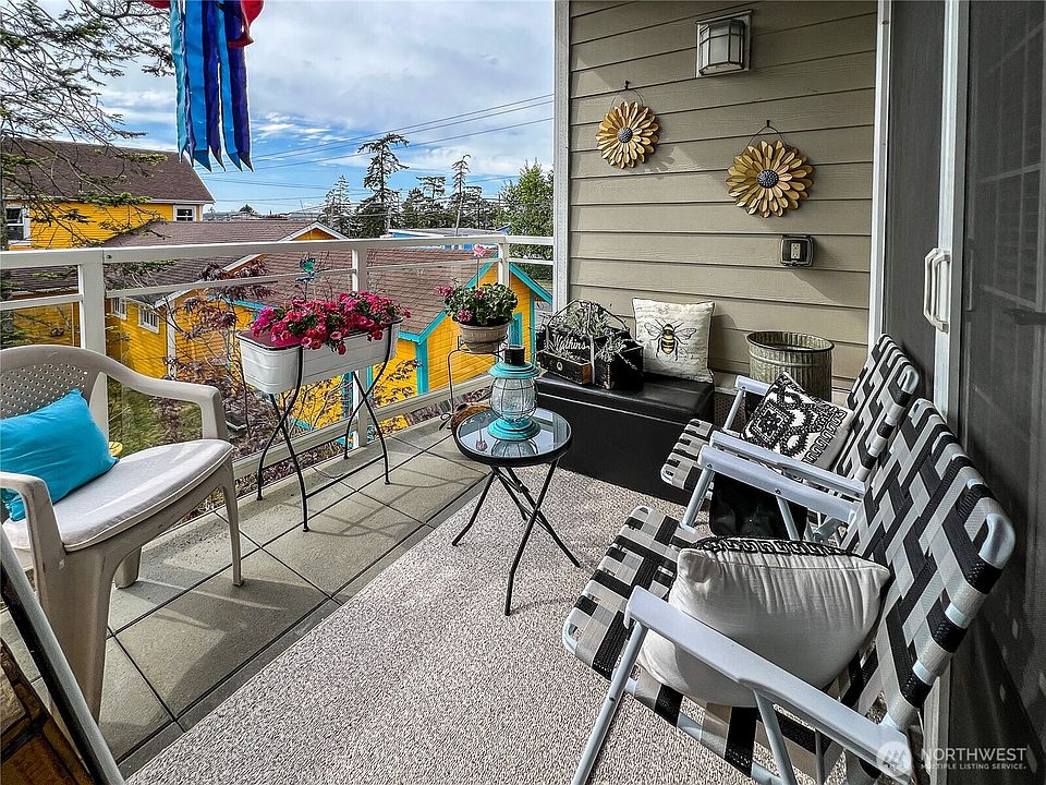 1st image of 4823 Alderson Rd. #207