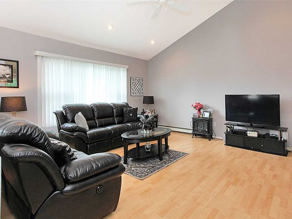 5th image of 12 Barnfield Pl