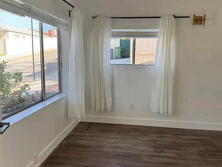 919 N Herrin St — Photo 13