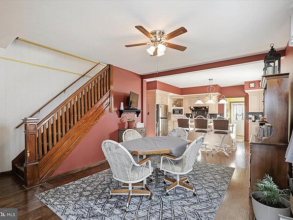 4th image of 708 W Cherry St