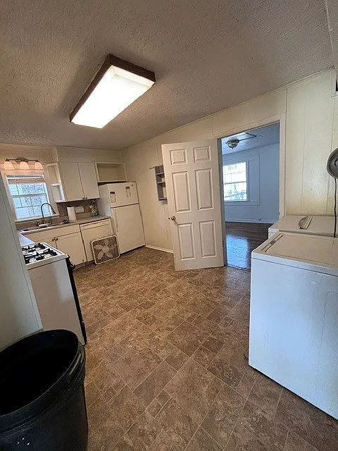 3 bed, 1066 sqft, $1,200 — Photo 2