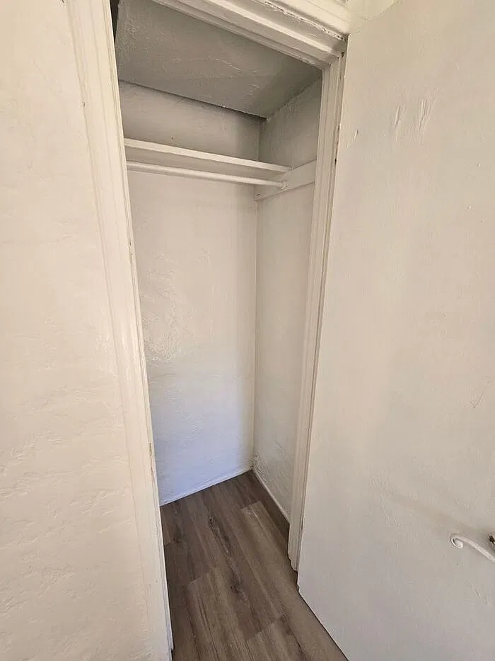 Studio, 1.0 bath, 350 sqft, $700 — Photo 4