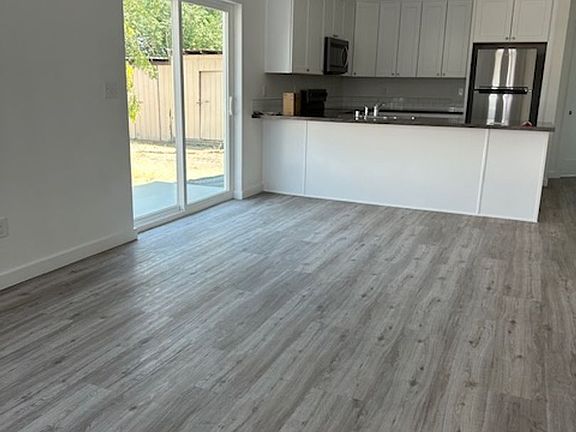 4th image of 2719 W Peninsula Dr #A