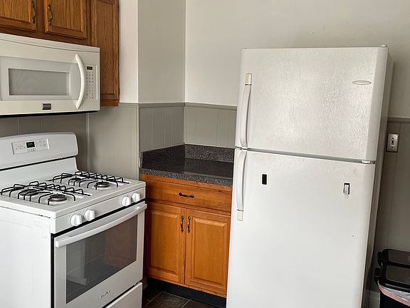 2nd image of 2571 E 127th St