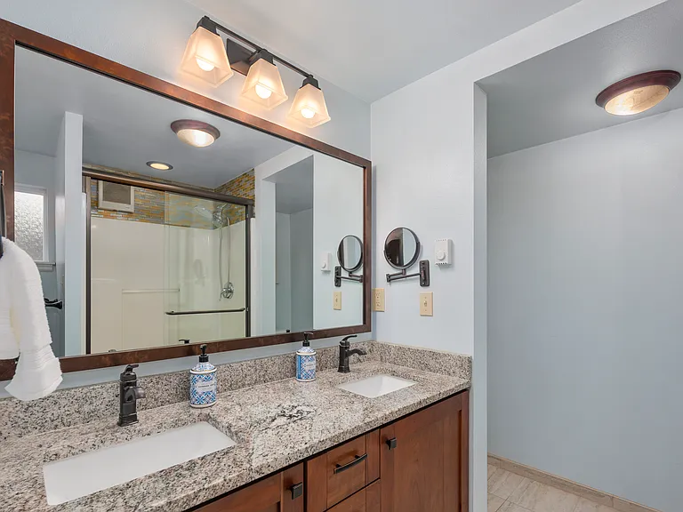 13736 Riviera Pl NE #B — Photo 18