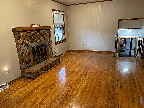 2nd image of 9315 Lowell Ave