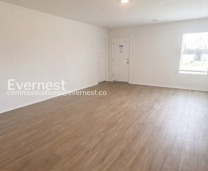 341 Moonlight Graham Blvd — Photo 4