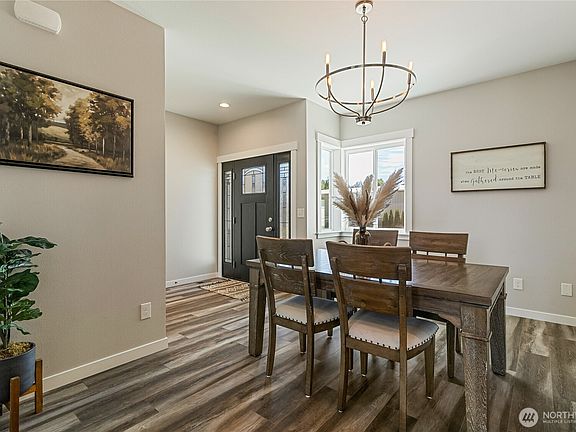 4th image of 814 Rye Ct.