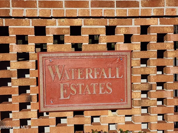 38 Waterfall Lane, Whiteville, NC 28472