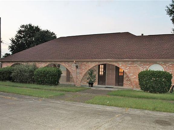 2nd image of 4301 Lake Villa Dr