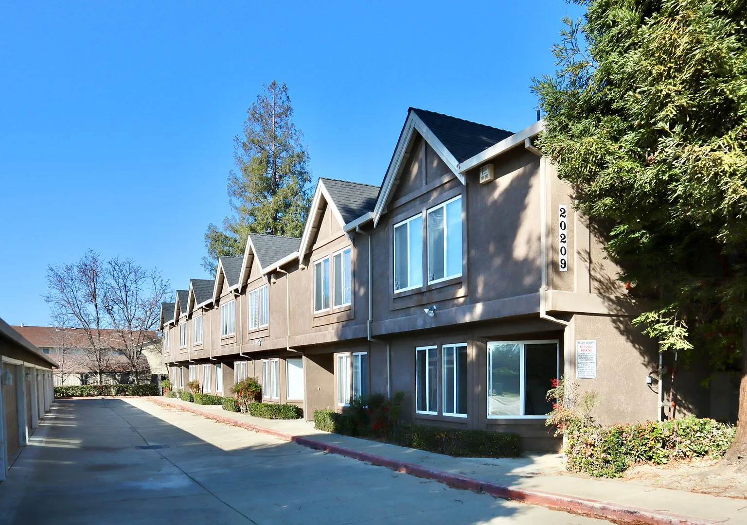 20209 Redwood Rd, Castro Valley (Downtown Castro Valley) — Photo 1