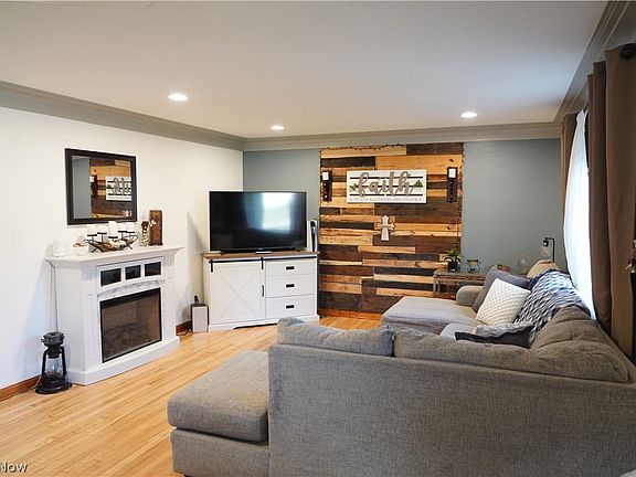 2nd image of 4400 Dunton Rd