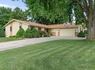 545 Crestview Ln NE, Owatonna, MN 55060