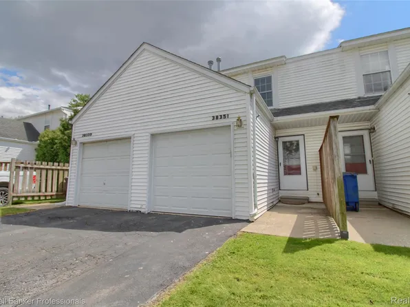 38351 Warner Farms Dr S, Westland, MI 48185