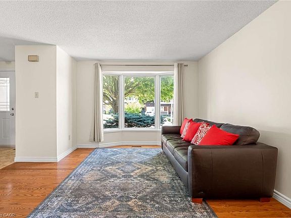 3rd image of 121 Imperial Rd N