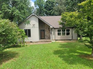 1025 Holiday Haven Rd, Smithville, TN 37166