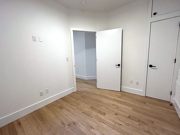 3rd image of 35 Bedford St APT 15