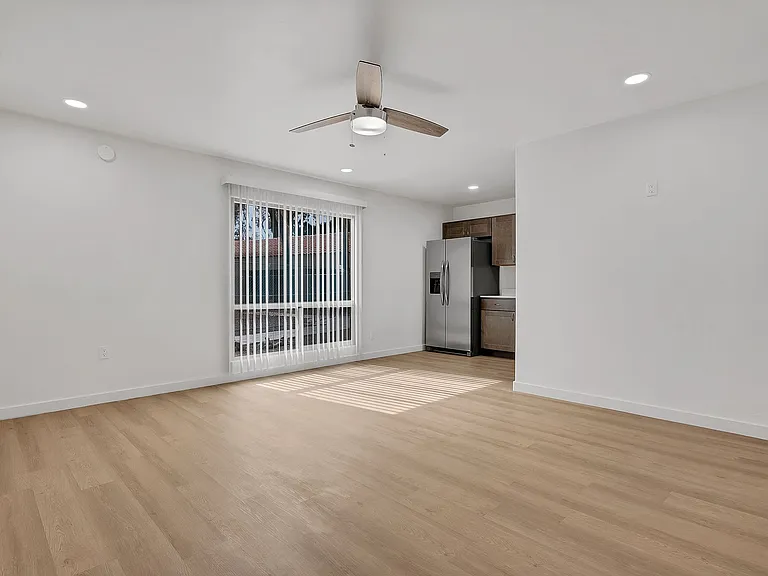 El Dorado Apartments — Photo 17
