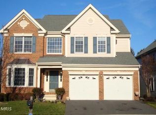 25802 Donegal Dr, Chantilly, VA 20152