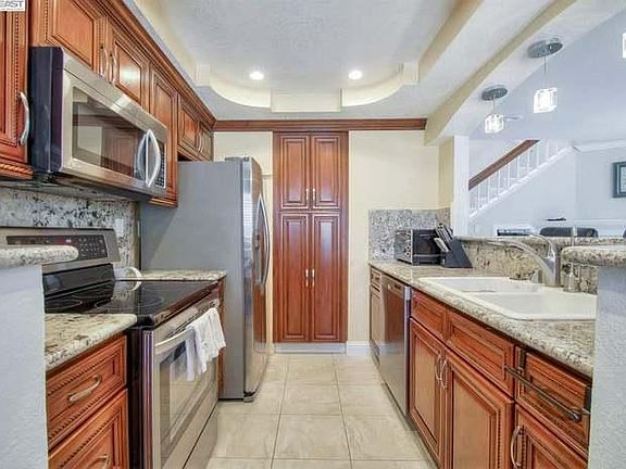 5th image of 5127 Shalimar Cir