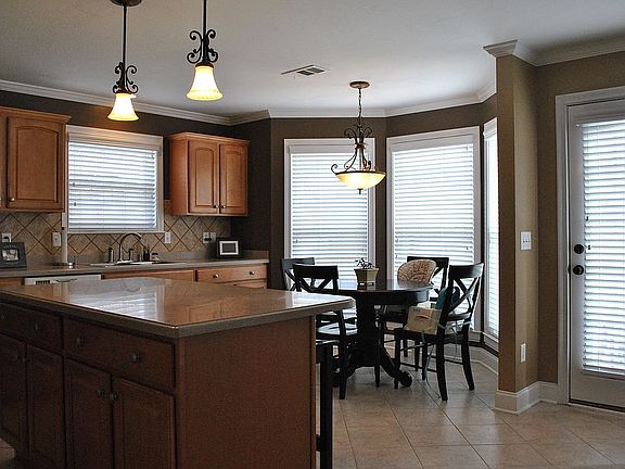 2nd image of 1590 Lewisbrooke Ln