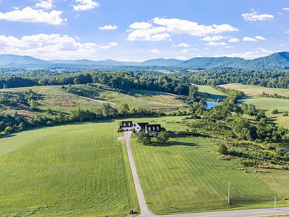 3rd image of 4513 Blacksburg Rd