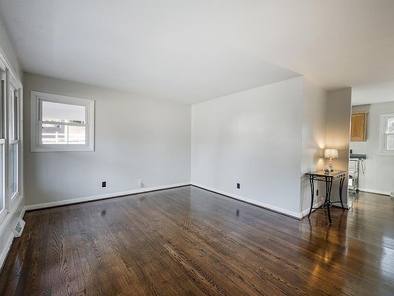 5th image of 1639 Rainbow Forest Dr