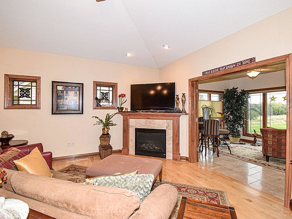 2nd image of 543 Garden Prairie Dr