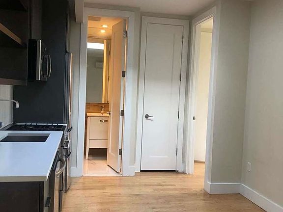 2nd image of 189 Johnson Ave #4FF