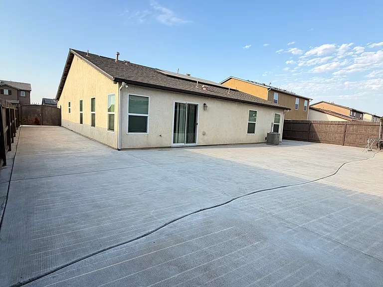 5581 W Pontiac Way — Photo 3