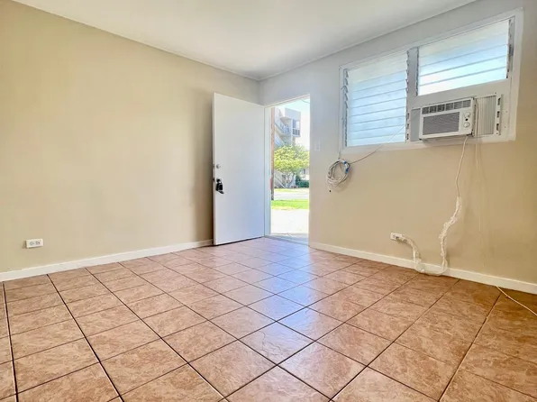 641 Hausten St APT E, Honolulu, HI 96826