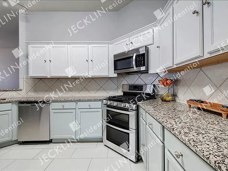 2415 Candle Ridge Trl — Photo 14