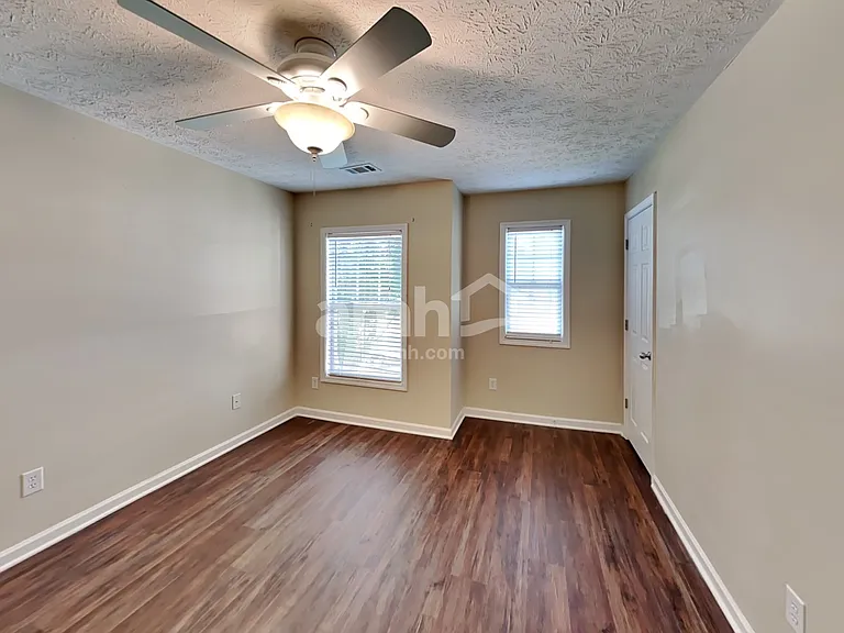 616 Laurel Bnd — Photo 20
