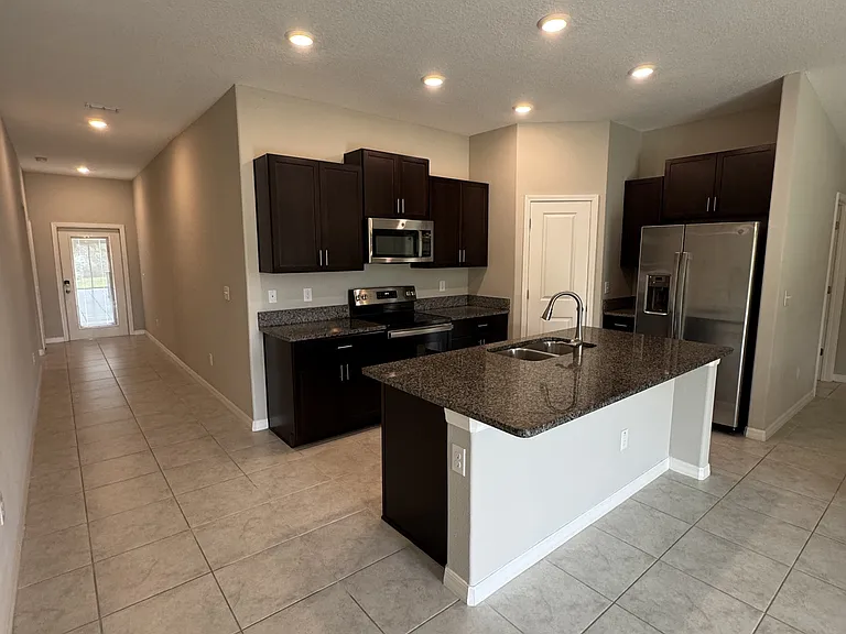 13009 Majestic Garden Ln — Photo 18