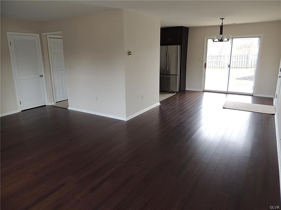 2nd image of 21 Fort Lee Ct
