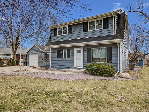 5th image of 2520 N 111th St