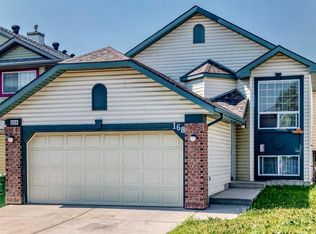 168 NE Country Hills Way NW, Calgary, AB T3K 4W4