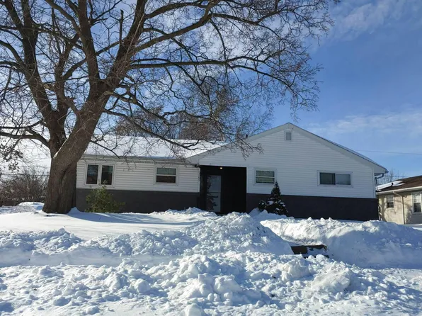 2305 11th Ave E, Hibbing, MN 55746