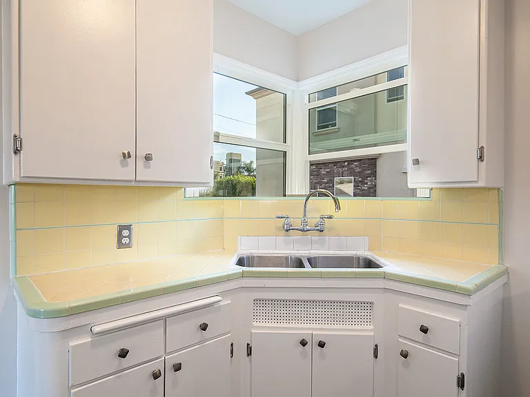 530 Howard St #E — Photo 13
