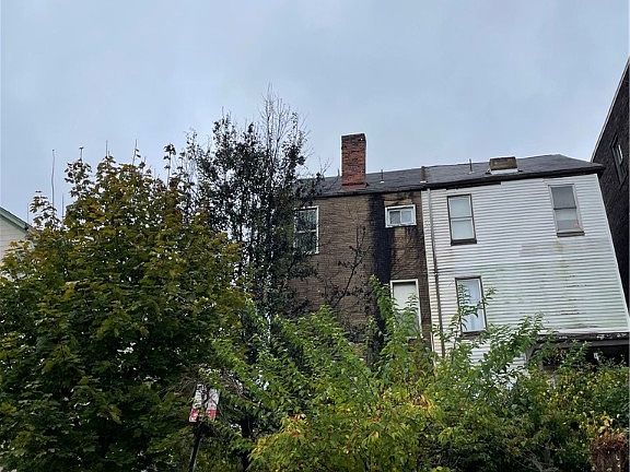 3rd image of 219 W 9th Ave