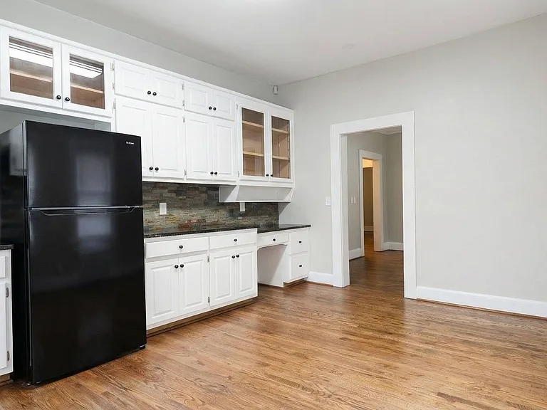 402 Laurel St — Photo 23