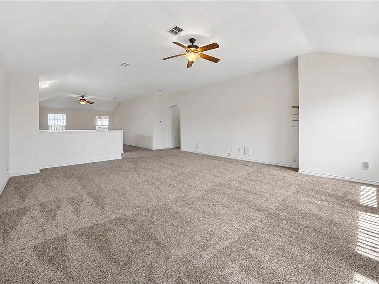 7704 Labrador Dr — Photo 12