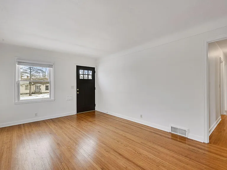 3236 Idaho Ave S — Photo 3