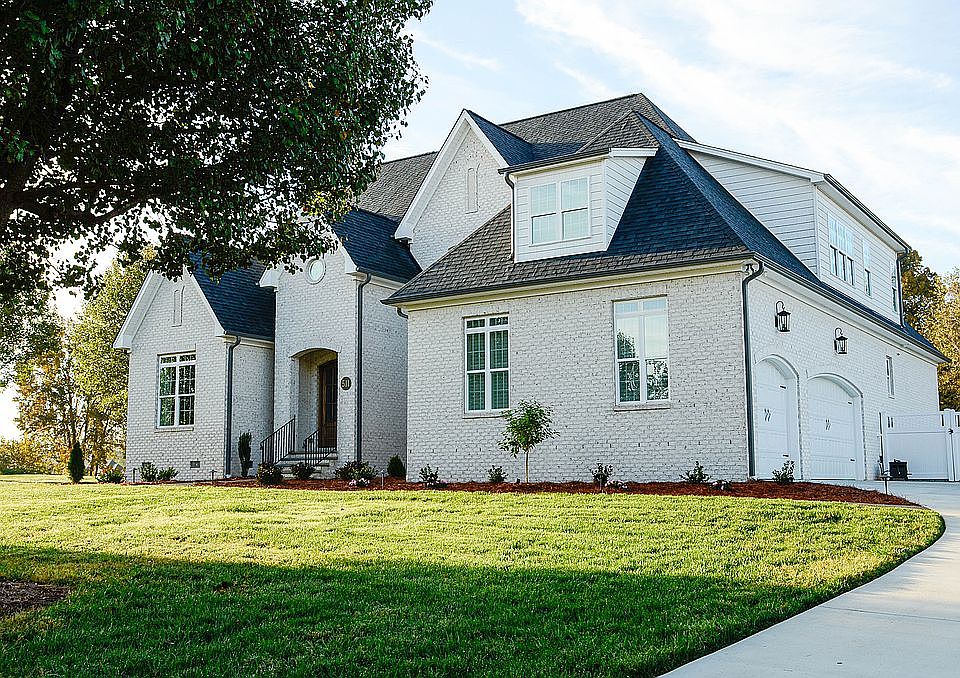 1st image of 511 Mashie Dr